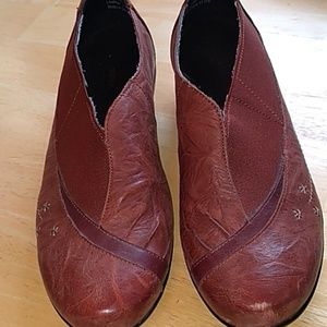 Aetrex Eve slip on orthotic leather shoes size 10